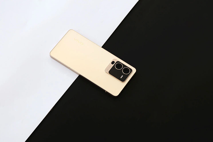 Các thông số camera trước của vivo S15 series cũng được điều chỉnh cho phù hợp