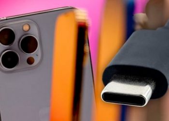 Apple từ bỏ cổng sạc Lightning ngay trên sân nhà