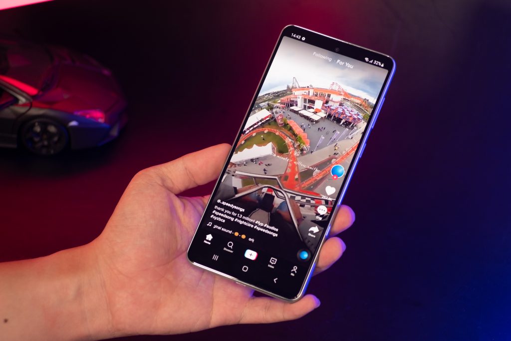 Galaxy A73 5G đi kèm pin 5.000 mAh