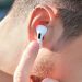 cách chuyển bài hát trên AirPods