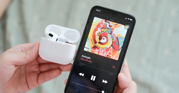 Cách chuyển bài hát trên airpods
