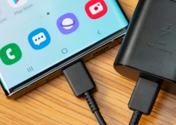 Nguyên nhân và cách khắc phục tình trạng điện thoại Samsung sạc pin không vào