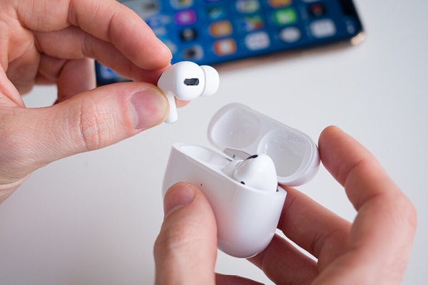 Tai nghe airpods bị rè