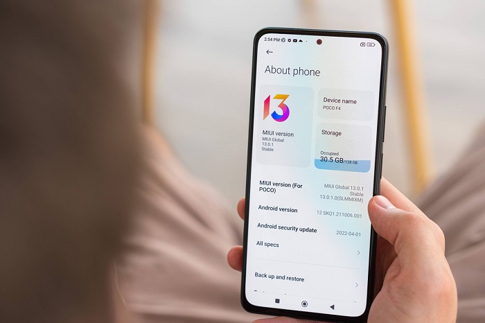 POCO F4 5G sử dụng giao diện MIUI 13