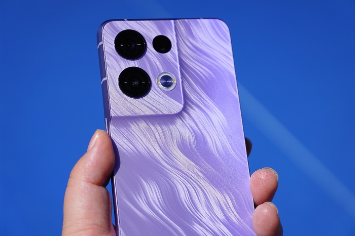 Cận cảnh camera sau Reno8