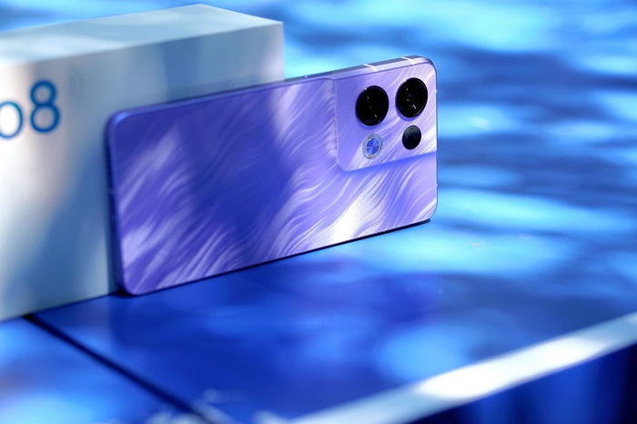 Một góc nhìn khác với Reno8 Iris Purple