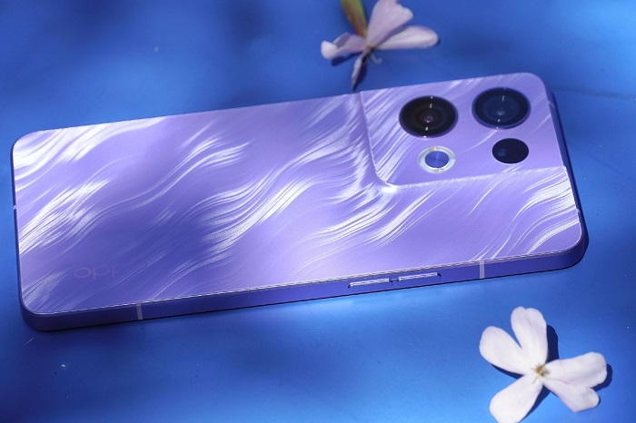 Camera sau của OPPO Reno8 Iris Purple
