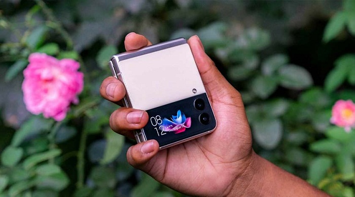 Bạn có thể làm việc và giải trí dễ dàng, thoải mái hơn với 2 màn hình