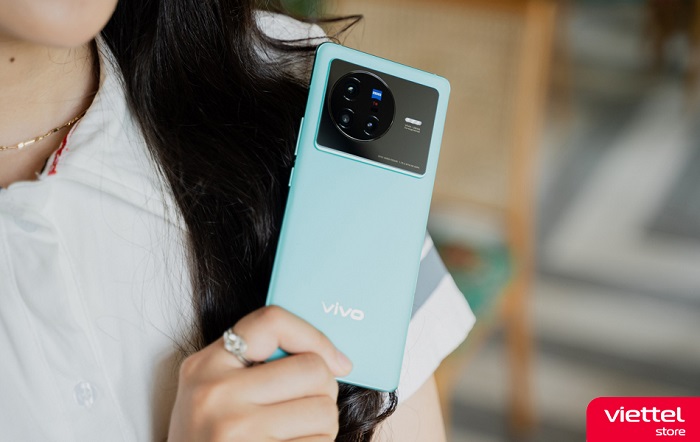 Vivo X80 phiên bản màu Xanh Bích Lam