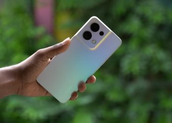 Đánh giá OPPO Reno8: Thiết kế mới lạ, màn  hình 90Hz, hiệu năng vượt trội, camera ấn tượng, sạc nhanh lên tới 80W