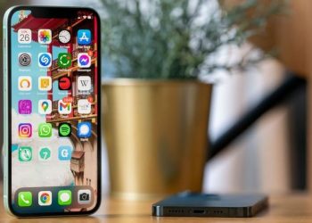Có nên mua iPhone mã VC/A không? iPhone VC/A có phải chính hãng không?