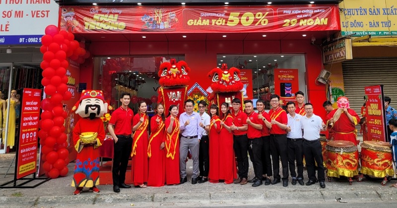 Tưng bừng khai trương siêu thị Viettel Store mới tại TP. Hạ Long tặng voucher mua sắm giá trị tới 750.000đ