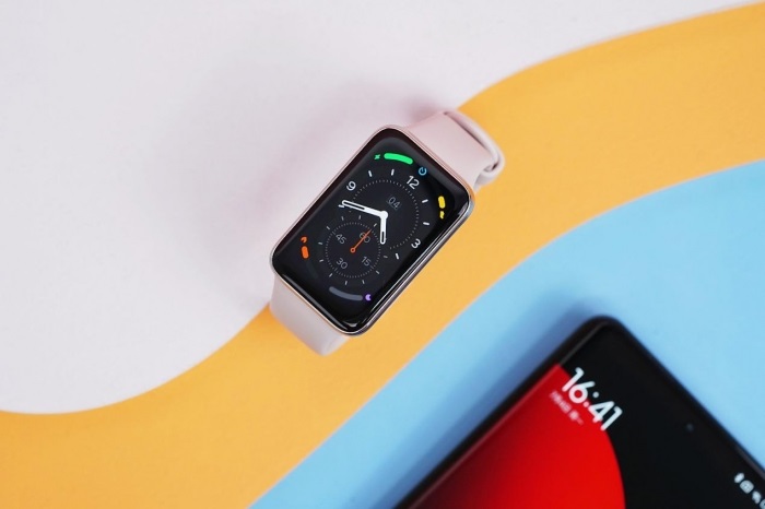 Xiaomi Mi Band 7 Pro hội tụ đầy đủ tính năng của một chiếc đồng hồ thông minh