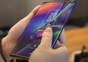 Xuất hiện video trên tay smartphone màn hình cuộn của LG thật 100%