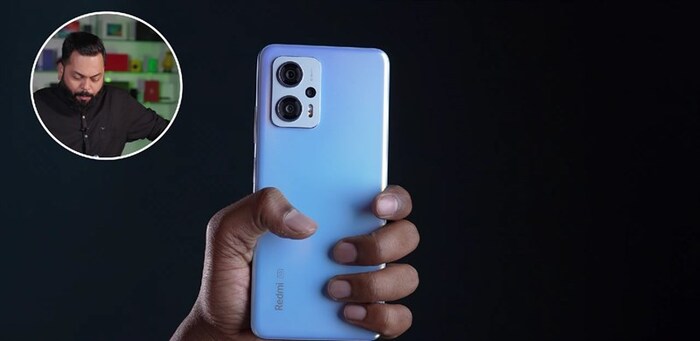 Cảm giác cầm nắm Redmi K50i 5G rất chắc chắn