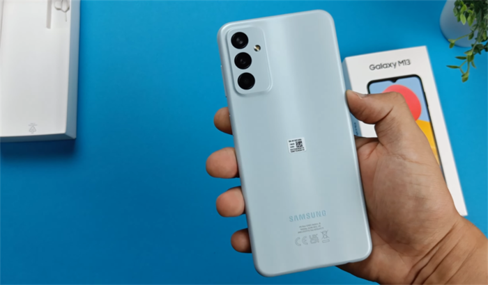 Cuối cùng là nhân vật chính của chúng ta Galaxy M13