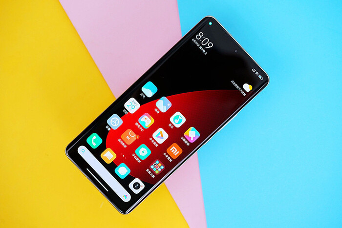 Mặt trước của Xiaomi 12S Pro