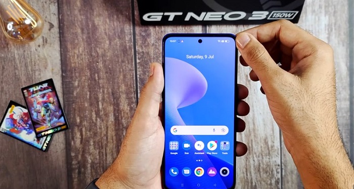 Ttần số quét 120Hz giúp những trải nghiệm vuốt chạm trở nên nhanh chóng và mượt mà hơn