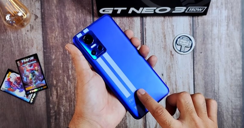 Trên tay Realme GT Neo 3 Thor Love And Thunder Edition