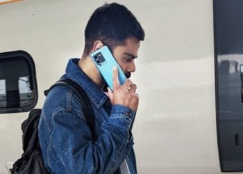 Vivo V25 xuất hiện