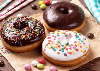 Cách làm bánh donut chiên bằng chảo chống dính thơm ngon, béo ngậy mà cực kỳ đơn giản