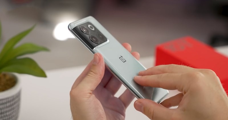 Đánh giá OnePlus 10T: Hiệu năng mạnh mẽ, camera tốt, sạc siêu nhanh 150W