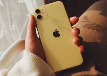 TOP điện thoại iPhone màu vàng, vàng Gold đáng mua nhất 2025