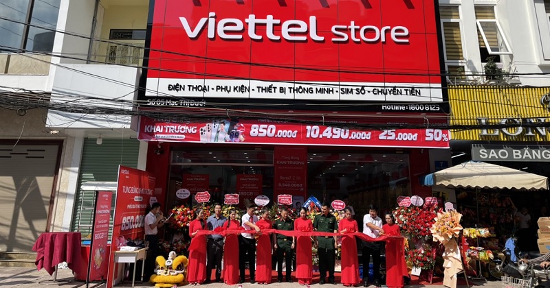 Viettel Store tưng bừng khai trương siêu thị mới tại Bắc Kạn, mua iPhone giá từ 10,490 triệu, phiếu quà tặng trị giá tới 1.050.000đ