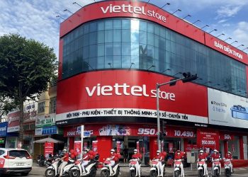 Viettel Store khai trương siêu thị mới tại TP. Hồ Chí Minh, 100% khách hàng nhận phiếu quà tặng trị giá tới 1.050.000đ