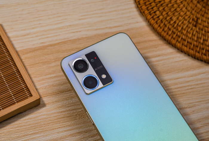 Cận cảnh camera sau