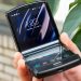 Mở hộp Moto Razr 2022: Đối thủ giá rẻ của Galaxy Z Flip4 nhưng “lạ lắm”