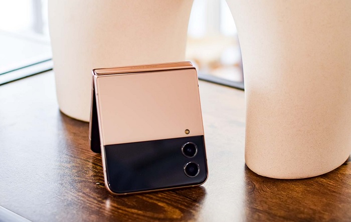 so sánh Samsung Galaxy Z Flip4 và Galaxy Z Flip3 