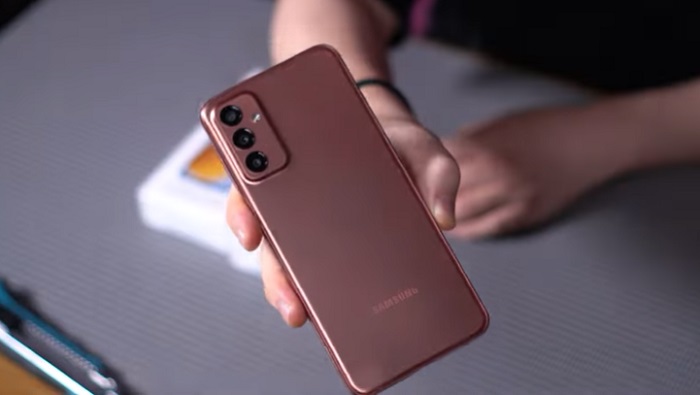 trên tay Galaxy Buddy2