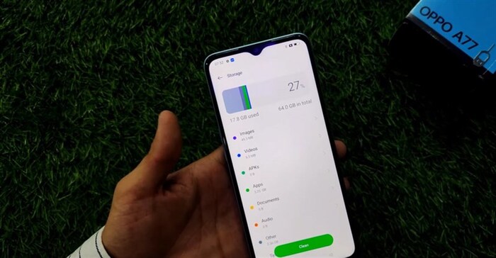 OPPO A77 còn được trang bị viên pin 5.000 mAh cùng sạc nhanh 33 W