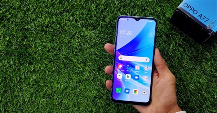 OPPO A77 có màn hình được trang bị tấm nền LCD 6.56 inch