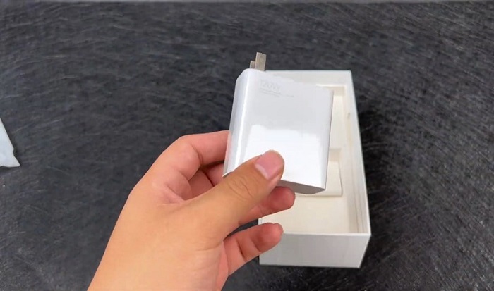 trên tay Redmi K50 Extreme Edition