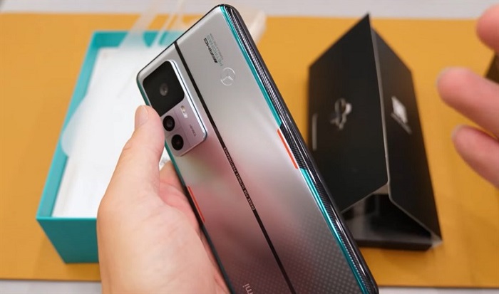 trên tay Redmi K50 Extreme Edition