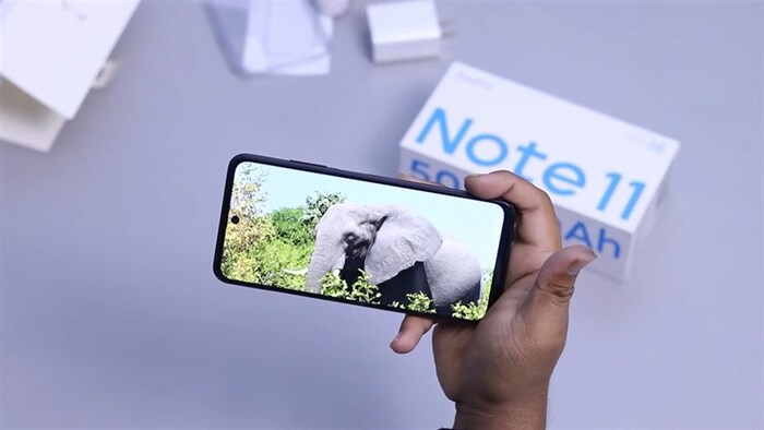 Redmi Note 11 SE 5G có màn hình LCD kích thước 6.5 inch và tần số quét 90 Hz