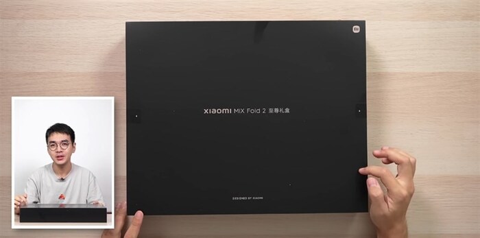 Hộp đựng Xiaomi MIX Fold 2 cao cấp rất bự!