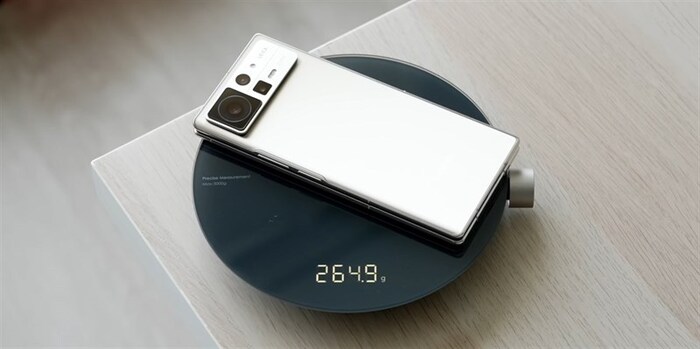 Không chỉ mỏng mà còn rất nhẹ