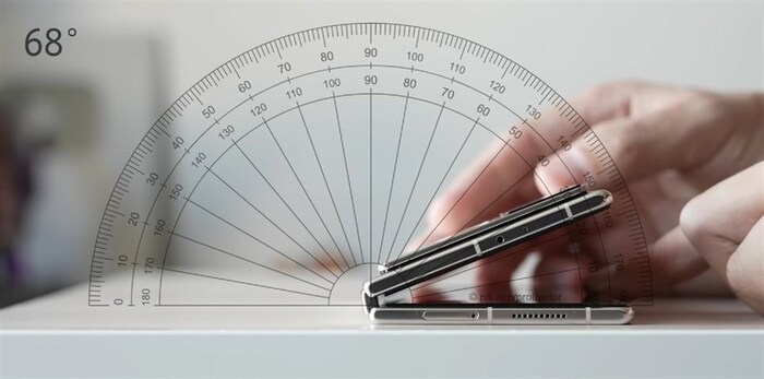 Tuy nhiên, Xiaomi MIX Fold 2 khả năng gập mở không được linh hoạt cho lắm