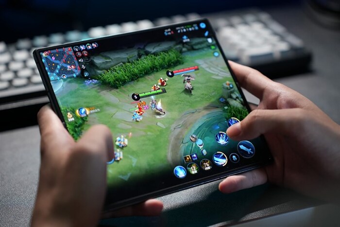 Xiaomi MIX Fold 2 còn sở hữu hiệu năng bá đạo nhờ được trang bị Snapdragon 8+ Gen 1