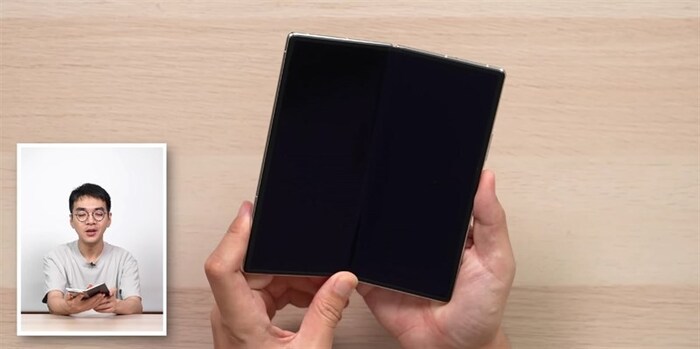 Màn hình Xiaomi MIX Fold 2 khi gập ra