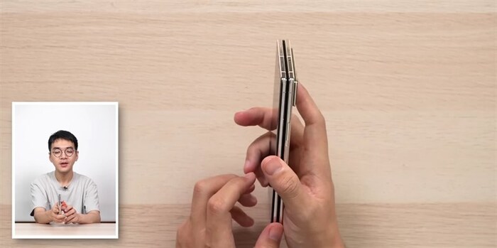 Xiaomi MIX Fold 2 khi gập lại