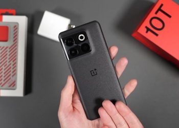 Trên tay OnePlus 10T: Thiết kế mới lạ, hiệu năng mạnh mẽ, màn hình 120Hz, camera 50MP và sạc nhanh lên tới 150W