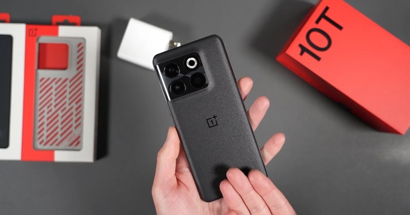 Trên tay OnePlus 10T: Thiết kế mới lạ, hiệu năng mạnh mẽ, màn hình 120Hz, camera 50MP và sạc nhanh lên tới 150W