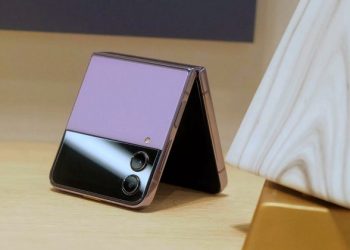 Trải nghiệm và trên tay Samsung Galaxy Z Flip4 sau một ngày ra mắt có gì đặc biệt?
