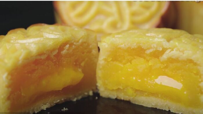 Hướng dẫn cách làm bánh trung thu lava trứng muối chuẩn vị Hong Kong