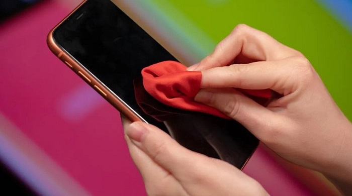 Điện thoại loạn cảm ứng khi sạc