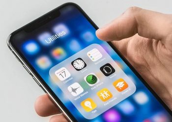 Điện thoại loạn cảm ứng khi sạc làm thế nào khắc phục?